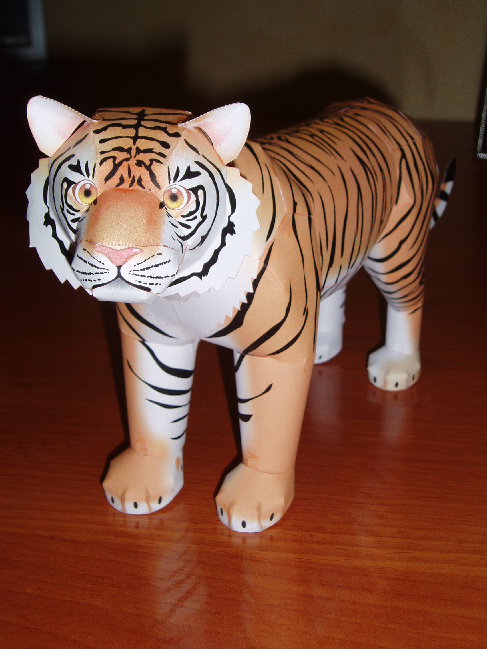 Papercraft de un Tigre de Bengala / Bengal Tiger. Manualidades a Raudales.