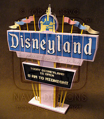 Papercraft del Letrero Disneyland 1. Manualidades a Raudales.